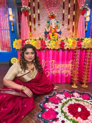 RJ Malishka Instagram - Swipe right coz ….This Sari Has a Good Heart!! It takes care of you! Just like Bappa;)
And all that Indian Jewellery ooffff!!
Hosting a LIVE Ganpati event on TV ? Lasssst minute confirmation? New challenge and so Yesssss!!
Such a pleasure to show the whole country what my Mumbai does this season! Lalbagcha Raja,Chinchpoklicha Chintamani, Shree Siddhivinayak and a few more as we shuttled between studio and on-ground LIVE! Of course I did it in marathi … a lot of it. Bappa loved it every language though ;) May his blessings shine upon us and on our city. Bappa Moryaaaa!
This gorgeous look on the first day of Ganeshotsav …by
Saree - @sawenchi (Shoutout to @priyabapat for her gorgeous brand )
Jewellery - @silverplazaoriginal
Styled by - @sakshiichopra
P.S Diste mee bhari, chal photo majha kaadh;)