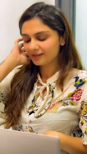 RJ Sheetal Sharma Instagram - Tag your special person or sabse special friend 🩷