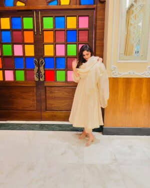 RJ Sheetal Sharma Instagram - 🤍🩷

Dress @peachnpearl11