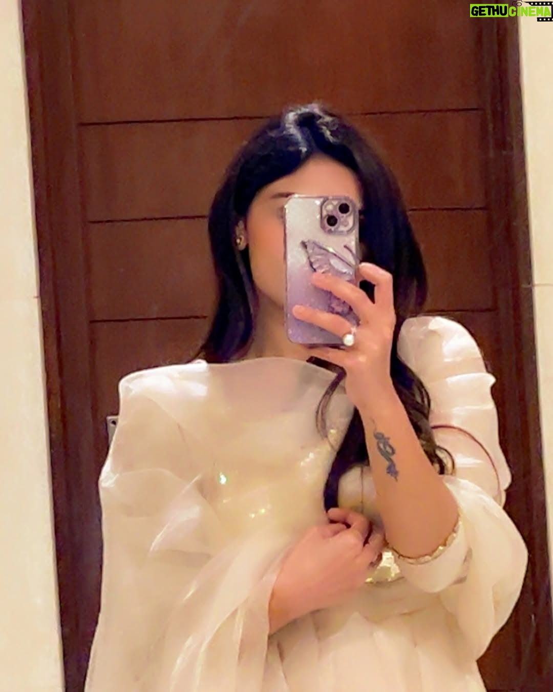 RJ Sheetal Sharma - 3.1K Likes - 🤍🩷

Dress @peachnpearl11