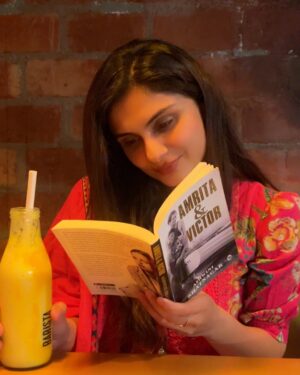 RJ Sheetal Sharma Instagram - 🩷🌸
