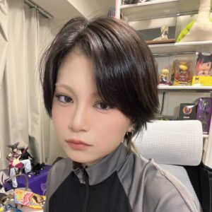 RaMu Instagram - 最近ハマってる眉毛消しメイク💄