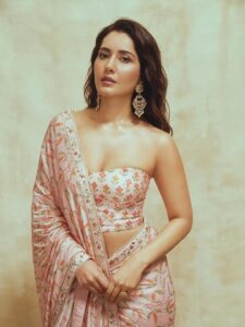 Actress Raashi Khanna HD Photos and Wallpapers October 2025