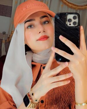 Raazia Mughal Instagram - Apka kon sa. Colour fvrt hai ? 🤔
.
.
.
.
.
.
@raaziamughal.official 
.
.
.
.
.
.
.
#post #positivevibes #pic #picture #love #ree #reelsinstagram #reelsvideo #reelitfeelit #reef2reef #reelsindia #reelsviral #reelkarofeelkaro #reelsinsta #reelitfeelit #reelsinsta #reelsinstagram😍 #trendingreels #reelitfeelit❤️❤️ #dubai #dubai🇦🇪