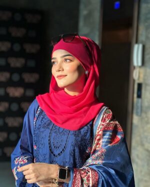 Raazia Mughal Instagram - Eastern yan western Kon si look apko zaydh karna psnd hai ? 🤔💙🩷
.
.
.
. Dress 👗: @binilyasofficial 
Hijab 🧕🏻: @waliqsa.ae 
.
.
.
.
.
.
#post #portraitphotography #me #mylook #dress #dressup #shoot #reelsinstagram #reels #insta #instagram #instagood #instalike #instafashion #instadaily #blue #dresses