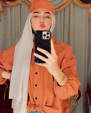 Raazia Mughal Instagram - Apka kon sa. Colour fvrt hai ? 🤔
.
.
.
.
.
.
@raaziamughal.official 
.
.
.
.
.
.
.
#post #positivevibes #pic #picture #love #ree #reelsinstagram #reelsvideo #reelitfeelit #reef2reef #reelsindia #reelsviral #reelkarofeelkaro #reelsinsta #reelitfeelit #reelsinsta #reelsinstagram😍 #trendingreels #reelitfeelit❤️❤️ #dubai #dubai🇦🇪