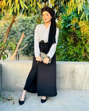 Raazia Mughal Instagram - Just me, being me.❤️ 
.
.
.
.
@raaziamughal.official 
.
.
.
.
.
.
#post #postoftheday #insta #instagram #instagood #instalike #instadaily #instamood #instafashion #instalove #instaphoto #reelsinstagram #reels #reelitfeelit #ree #reelsindia #reef2reef #reelsinsta #reelsinsta #reelsinstagram😍