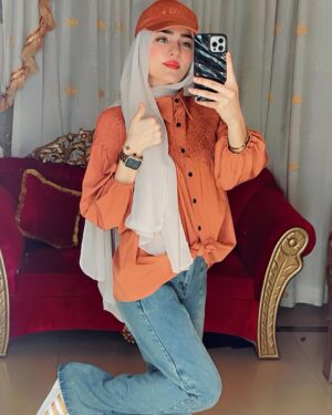 Raazia Mughal Instagram - Apka kon sa. Colour fvrt hai ? 🤔
.
.
.
.
.
.
@raaziamughal.official 
.
.
.
.
.
.
.
#post #positivevibes #pic #picture #love #ree #reelsinstagram #reelsvideo #reelitfeelit #reef2reef #reelsindia #reelsviral #reelkarofeelkaro #reelsinsta #reelitfeelit #reelsinsta #reelsinstagram😍 #trendingreels #reelitfeelit❤️❤️ #dubai #dubai🇦🇪