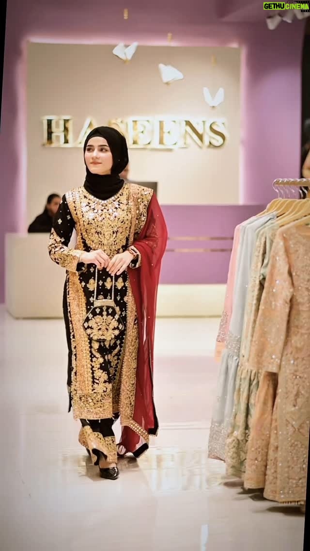 Raazia Mughal - 5.6K Likes - 🙂‍↕️❤️ wo bs gulzar nay likh he liya  kuch 😂❤️❤️ trend🙂‍↔️ 
.
.
.
.
.
.
.
.
.
.
.
.
.
.
#réel #reelitfeelit #reelsindia #reelsinstagram #reelitfeelit❤️❤️ #reels #reelsinstagram😍 #reelsinstagram❤️💯 #reelkarofeelkaro #reelindia #dress #dresses #trend #reel #instagram #love #me #like #share #love