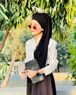 Raazia Mughal Instagram - Just me, being me.❤️ 
.
.
.
.
@raaziamughal.official 
.
.
.
.
.
.
#post #postoftheday #insta #instagram #instagood #instalike #instadaily #instamood #instafashion #instalove #instaphoto #reelsinstagram #reels #reelitfeelit #ree #reelsindia #reef2reef #reelsinsta #reelsinsta #reelsinstagram😍