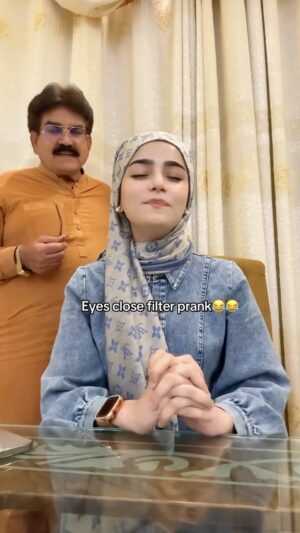 Raazia Mughal Instagram - Baba ka last reaction dekhnay wala hai šššš¤š»
.
.
.
.
.
.
.
.
.
.
.
.
#reelsinstagram #rĆ©el #reelitfeelitā¤ļøā¤ļø #reelsinstagramš #reelitfeelit #reels #reelsinstagramā¤ļøšÆ #reelindia #reelkarofeelkaro #reelsindia #father #daughter #love #insta #instagram #instalike #instalove #instadaily #instareels