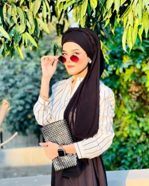 Raazia Mughal Instagram - Just me, being me.❤️ 
.
.
.
.
@raaziamughal.official 
.
.
.
.
.
.
#post #postoftheday #insta #instagram #instagood #instalike #instadaily #instamood #instafashion #instalove #instaphoto #reelsinstagram #reels #reelitfeelit #ree #reelsindia #reef2reef #reelsinsta #reelsinsta #reelsinstagram😍