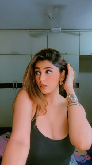 Rach Instagram - Samjhe bacha party🤣
#reels #trending #song#me #publicfigure #viralit
