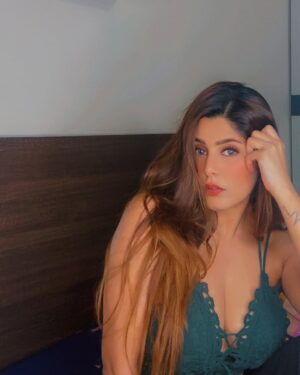 Rach Instagram - Selfie mood🤳
#me #photograph #selfie #selfieoftheday #instadaily #instagood #photos