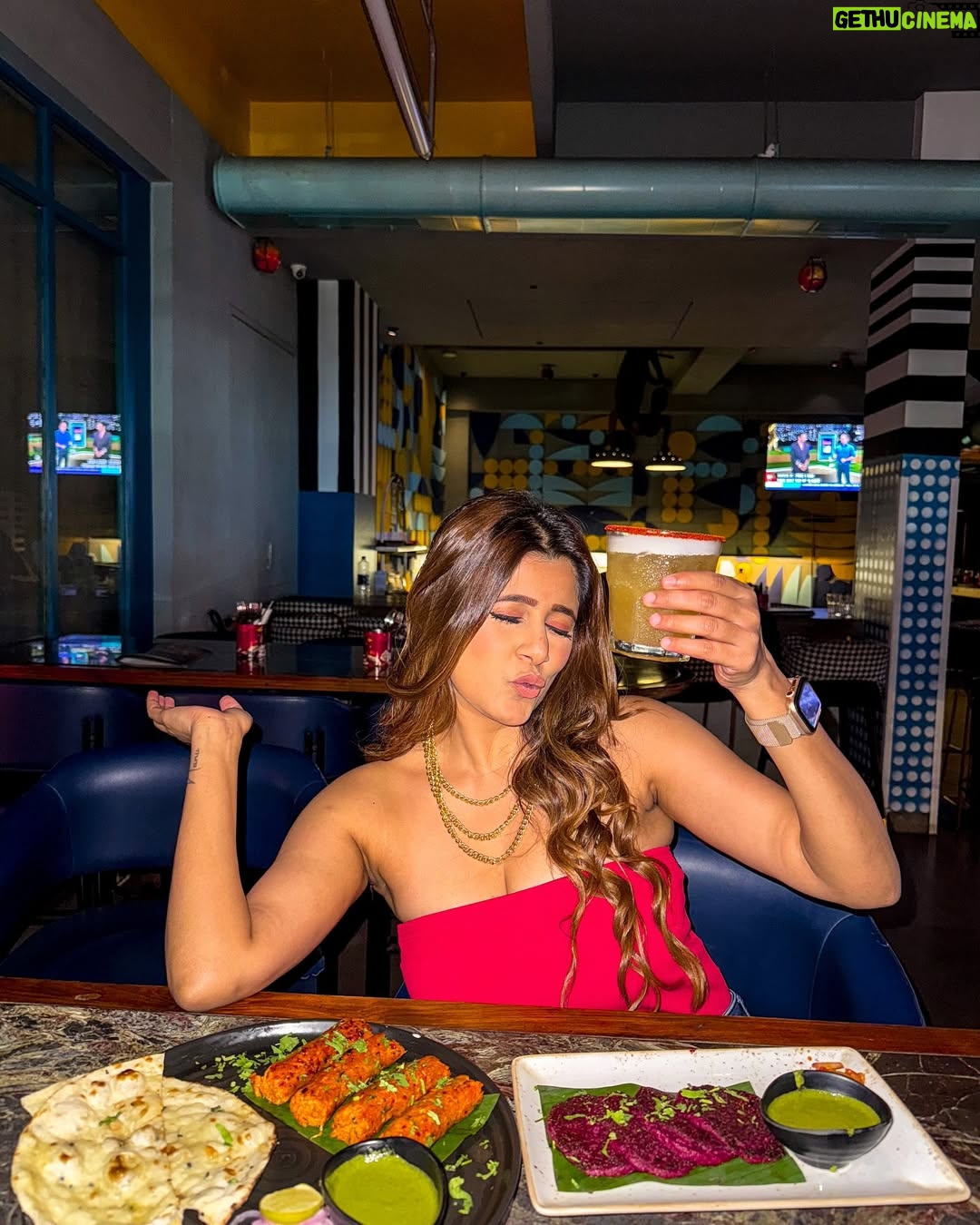 Rach - 3 Likes - It’s hard to save money when food is flirting with you🫰🏼 🍱 🥃 
#me #ɴᴇᴡᴘᴏsᴛ #publicfigure #insatdaily #instapost #photooftheday