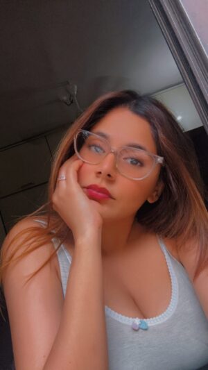 Rach Instagram - 🛳️ 🤷🏽‍♀️🤣
#reels #reelkaro #me #publicfigure #timepass
