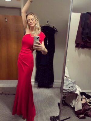Rachael Carpani Instagram - Just have to pop this here to throw off algorithm Daddy . 
❤️😉
(If you leave a hit “like” on this post ,Thankyou ! …. I’d LOVE you to check my previous posts ….if you throw a ❤️ under this one I’ll know you have 😊 a thousand thankyou’s !! ) 
*
Aaaaand this is just me being messy at a fitting…..everything else is trying not to lose our  humanity) 
*
Don’t worry it’s not a fishing exercise 😉you don’t have to say anything to boost my ego . #notrequired 😎 But feel free to comment on how messy every single fitting I have is / as well as curious questions about my pose. 
*
Honestly can’t tell you if I was holding onto the roof for balance , or my arm got stuck like that after they pulled up the zipper. #speculationwelcome