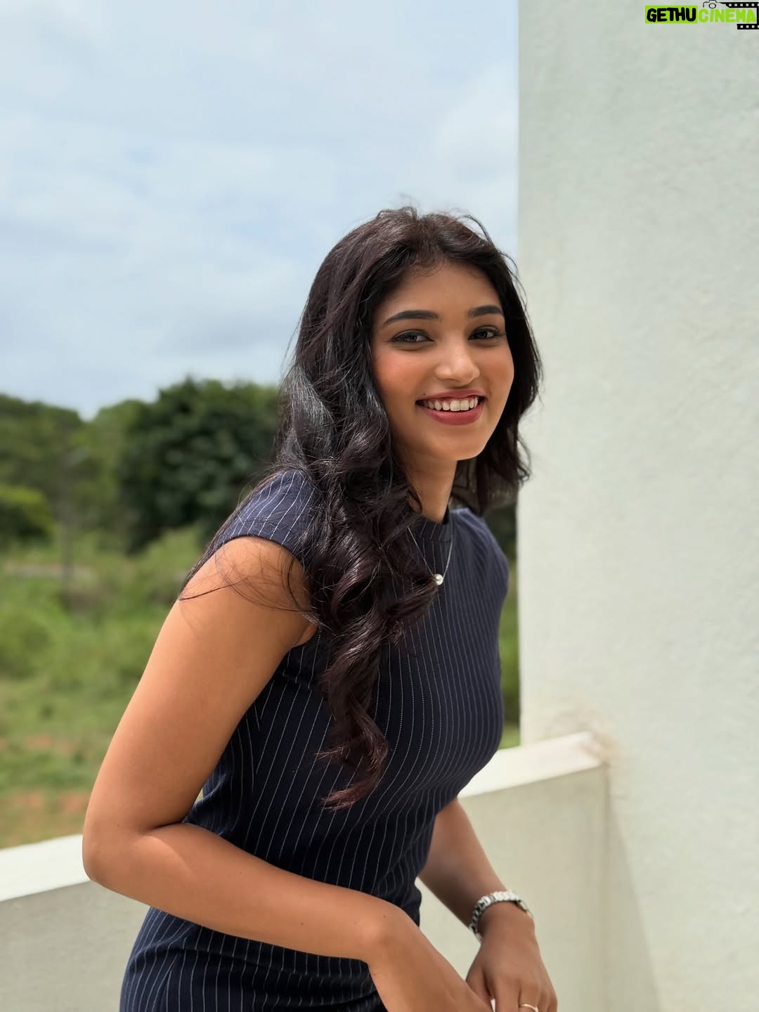 Rachana Inder - 112.5K Likes - Getting all ready to perform 🎬🎶🕴🏻