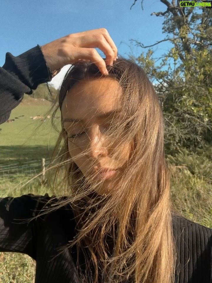 Rachel Cook - 47K Likes - Scotland with the girls 😇😇 Need to go back and explore more 😍
