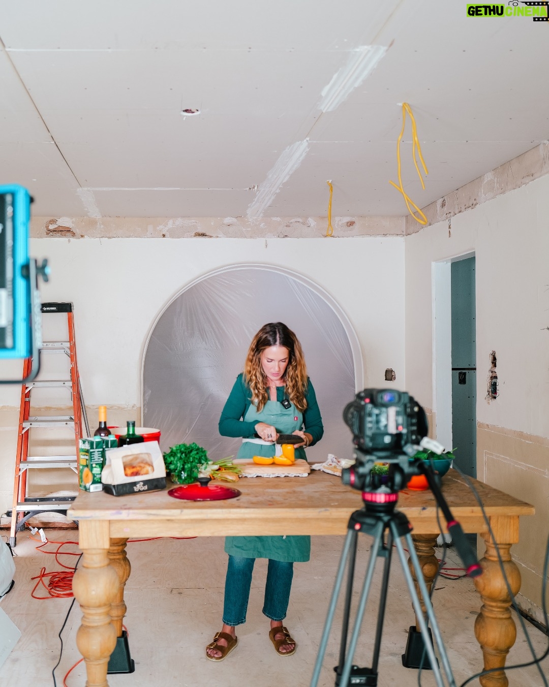Rachel Hollis - 2.5K Likes - I planned to wait until our remodel was done… but it’s been 9 months and we still don’t have a kitchen. So we’re just gonna work with what we’ve got 🤣

The new version of the podcast drops early next week: Cooking, coffee, reviews, real chats, cake and a reminder that perfect isn’t the goal. Showing up for your REAL life is.