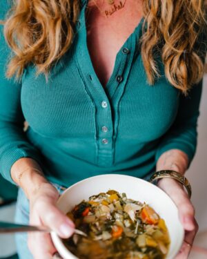 Rachel Hollis Instagram - I planned to wait until our remodel was done… but it’s been 9 months and we still don’t have a kitchen. So we’re just gonna work with what we’ve got 🤣

The new version of the podcast drops early next week: Cooking, coffee, reviews, real chats, cake and a reminder that perfect isn’t the goal. Showing up for your REAL life is.