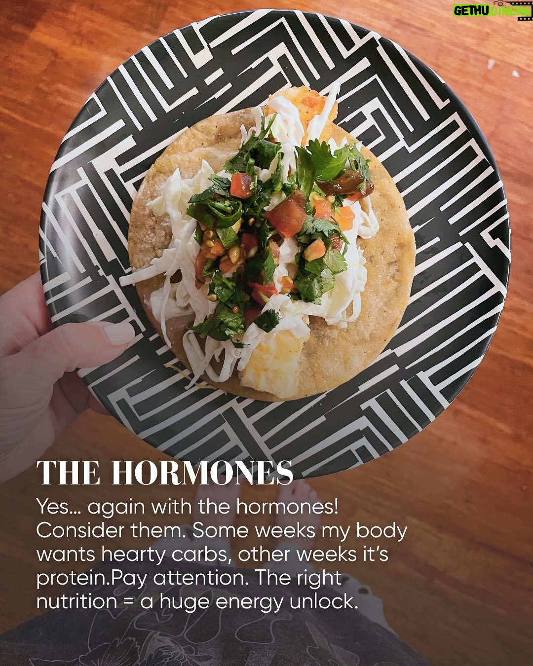 Rachel Hollis - 1K Likes - I’m definitely not perfect when it comes to snacking, but I try to keep a few better options around so it’s easier to make a good choice in the moment. Head to the site to see my go-to snacks when I want something quick, easy, and a little bit healthier.

Link in bio!