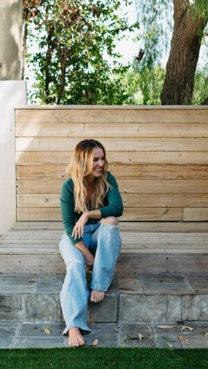 Rachel Hollis Instagram - If you’re a woman over 35, here’s why I really think you should consider creatine.

Early research shows creatine supports focus, memory, and mood, all things that can take a hit as we get older. If it helps me think clearer, have more energy, and feel more like me, I’ll take that over a little water weight any day (and spoiler, I didn’t actually gain any). 

Strong body, sharp mind, better mood. It’s kind of the ultimate combo.

Head to YouTube for the full breakdown on why I take it daily.