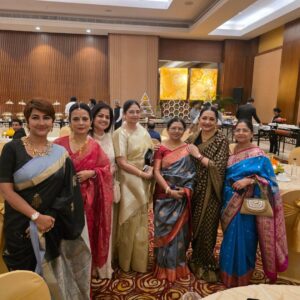 Rachna Banerjee Instagram - Good wishes for the years to come...
Stay happy @mahuamoitraofficial ...

#happiness
#goodvibes
#goodwishes #newlife #instagram ##instadaily #friends #picoftheday