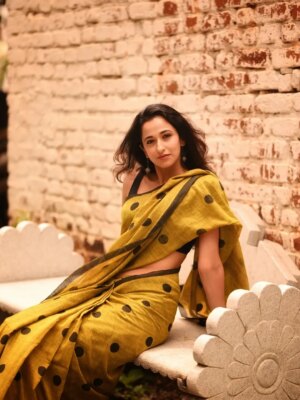 Radhika Narayan Instagram - Saree-na?