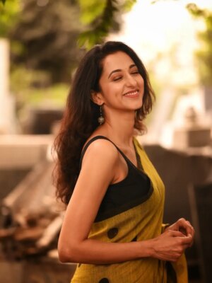 Radhika Narayan Instagram - Saree-na?