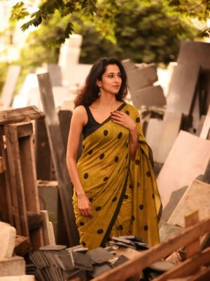Radhika Narayan Instagram - Saree-na?