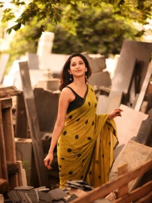 Radhika Narayan Instagram - Saree-na?
