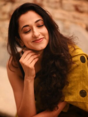 Radhika Narayan Instagram - Saree-na?