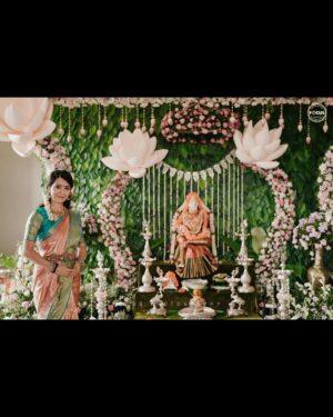 Radhika Pandit Instagram - ಸರ್ವರಿಗೂ ವರಮಹಾಲಕ್ಷ್ಮಿ ಹಬ್ಬ ಸುಖ, ಸಮೃದ್ಧಿಯನ್ನು ತರಲಿ. ನಿಮ್ಮ ಹಾಗೂ ನಿಮ್ಮ ಕುಟುಂಬದ ಸಂತೋಷ ಮತ್ತು ಸೌಕರ್ಯ ವೃದ್ಧಿಯಾಗಲಿ. 
ನಿಮ್ಮೆಲ್ಲರಿಗೂ ವರಮಹಾಲಕ್ಷ್ಮಿ ಹಬ್ಬದ ಆತ್ಮೀಯ ಶುಭಾಶಯಗಳು.

The true blessing of Varamahalakshmi is celebrating with family. Surrounded by love and laughter, our hearts are full of gratitude. Wishing everyone a blessed and joyous Varamahalakshmi 🙏🧿

#radhikapandit #nimmaRP

@focusphotographyservice 
@weddingsbydhruvaa