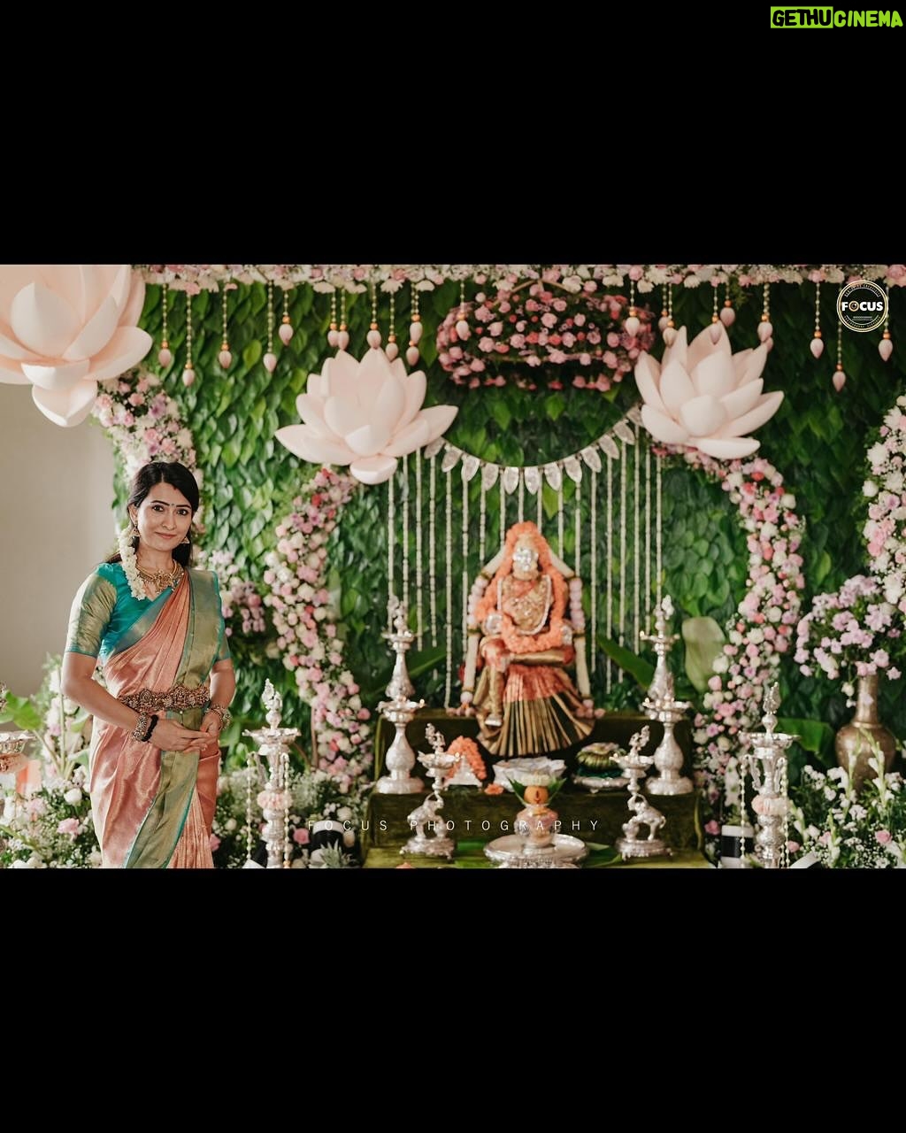 Radhika Pandit - 812.4K Likes - ಸರ್ವರಿಗೂ ವರಮಹಾಲಕ್ಷ್ಮಿ ಹಬ್ಬ ಸುಖ, ಸಮೃದ್ಧಿಯನ್ನು ತರಲಿ. ನಿಮ್ಮ ಹಾಗೂ ನಿಮ್ಮ ಕುಟುಂಬದ ಸಂತೋಷ ಮತ್ತು ಸೌಕರ್ಯ ವೃದ್ಧಿಯಾಗಲಿ. 
ನಿಮ್ಮೆಲ್ಲರಿಗೂ ವರಮಹಾಲಕ್ಷ್ಮಿ ಹಬ್ಬದ ಆತ್ಮೀಯ ಶುಭಾಶಯಗಳು.

The true blessing of Varamahalakshmi is celebrating with family. Surrounded by love and laughter, our hearts are full of gratitude. Wishing everyone a blessed and joyous Varamahalakshmi 🙏🧿

#radhikapandit #nimmaRP

@focusphotographyservice 
@weddingsbydhruvaa