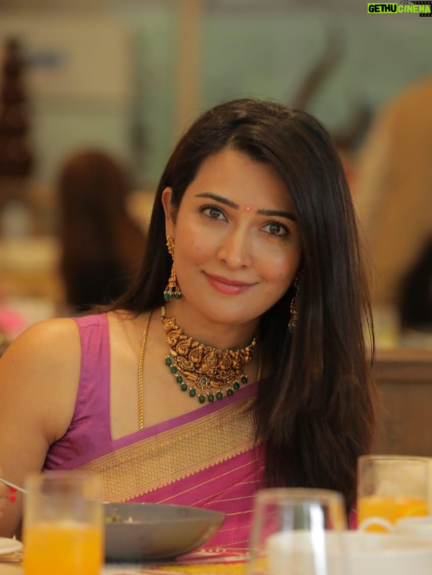 Radhika Pandit - 770.8K Likes - 💗🌸

#radhikapandit #nimmaRP