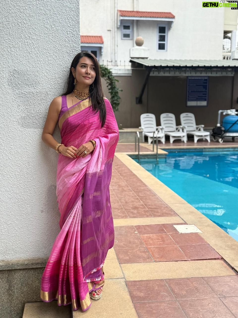 Radhika Pandit - 770.8K Likes - 💗🌸

#radhikapandit #nimmaRP