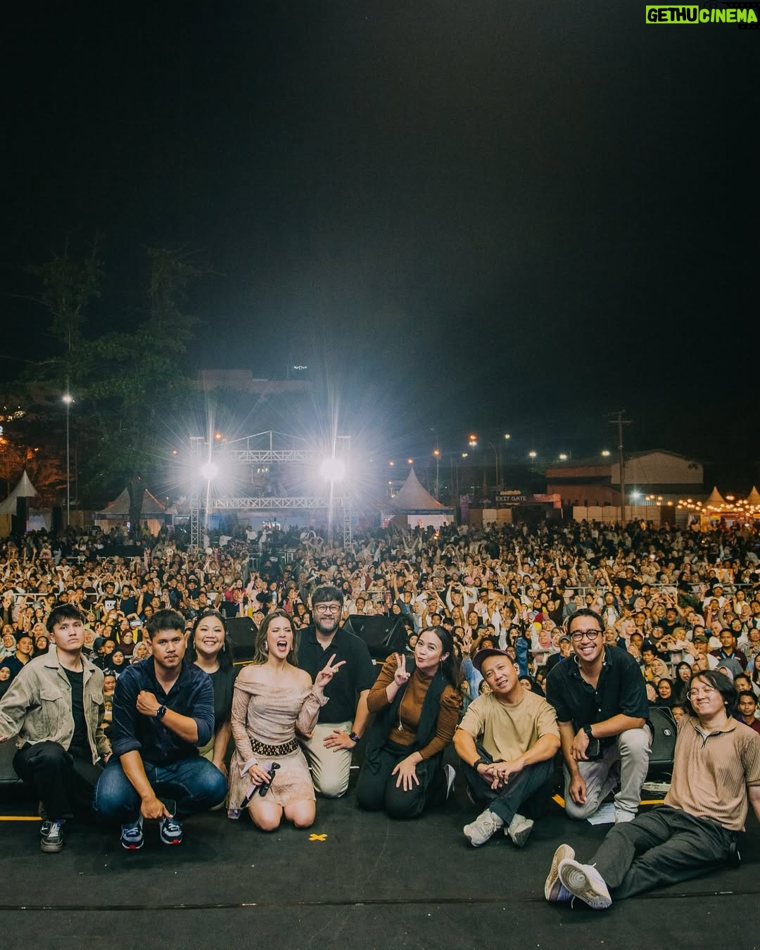 Raisa Andriana - 280.1K Likes - Apa kabarmu, Lombok? Mau sering-sering ke Lombok, tapi liburan ya🫣

📷 : @davianakbar