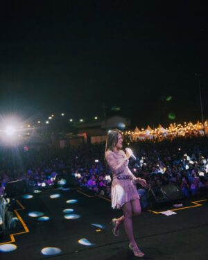 Raisa Andriana Instagram - Apa kabarmu, Lombok? Mau sering-sering ke Lombok, tapi liburan ya🫣

📷 : @davianakbar