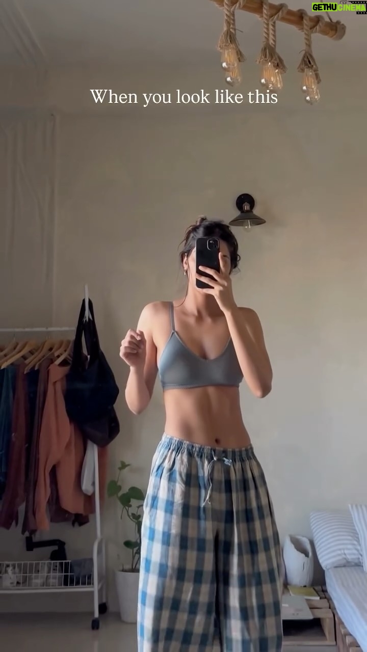 Rajni Yadav - 52.6K Likes - Of course, I do workout 3-5 times a week, but with experience I can tell you this, workout alone won’t help if your food isn’t clean. It’s true when they say “abs are made in the kitchen” 💯

And no, I’m not saying you need to eat boring, bland food 🙅🏻‍♀️ There are tons of delicious recipes out there, you just need the right nutritional knowledge. 

Educate yourself about food that fuels your body and workouts that match your goals 🥗💪

Also, I’m not perfect—I don’t eat 100% clean all the time. About 80% of the time, yes, but I do treat myself with parathas, roti-sabzi, chocolates, and all the other goodies once or twice a week.

That’s all for now 🤍
Follow for more💫
.
.
.
.
.
.
.
.
.
.
.
.
.
.
#instagram #instagood #reels #explore #reelsinstagram #insta #instadaily #instalike #explorepage #trendingreels