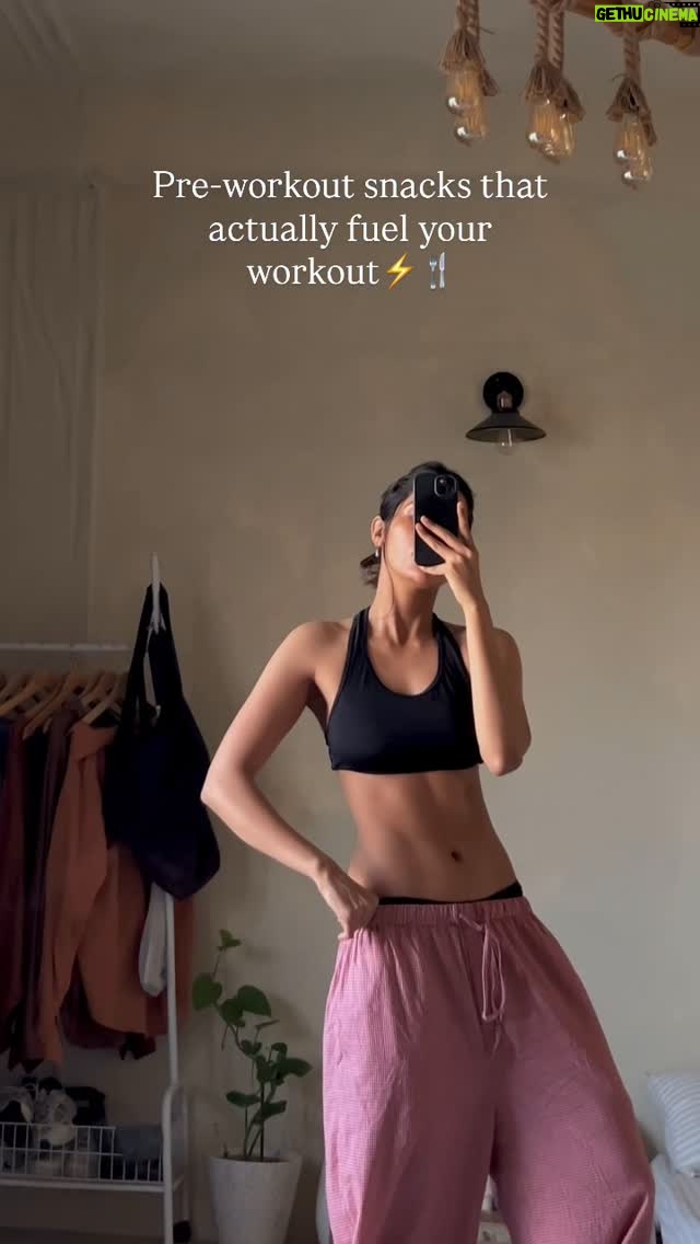 Rajni Yadav - 1.8K Likes - 🥗 Light snacks (30 min before workout) Option 1. ✅ Apple   peanut butter   honey   cinnamon 🍎🥜
→ quick carbs   a little fat for satiety.
 2. ✅ Banana   peanut butter   black coffee 🍌☕ 
→ classic pre-workout combo, easy to digest, caffeine boost.
 3. ✅ Yogurt   fruits   peanut butter 🍓🥜
→ carbs   protein   fat, good balance.

🍠 Heavier snacks (60–90 min before workout)
 4. ✅ Sourdough toast   avocado   seeds 🥑🍞
→ light carbs   healthy fats, great if eaten ~60–90 min before workout.
 5. ✅ Sweet potato   butter 🍠🧈
→ slow carbs   little fat, great for longer sessions.

Save this for your next workout snack inspo and follow for more💪🏼🤍
.
.
.
.
.
.
.
.
.
.
.

#food #healthyfood #instagram #instagood #reels #explore #reelsinstagram #insta #instadaily #instalike #explorepage #trendingreels