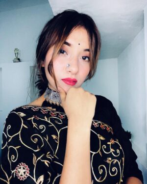 Rakhi Chaudhary Instagram - Swipe Swipe!!! Nd let me know š which one is better āŗļøā£ļø
.
.
.
.
#love #lovequotes #black #blacklove #picoftheday #pic #photography #photoshoot #photoshoot #smile #positivevibes #pose #poses #fashion #fashionblogger #fashionista #instagram #mahoba #trendingnow #instagood #instalike #explore #explorepage #model #modeling #hashtag #cute #dresses #dress