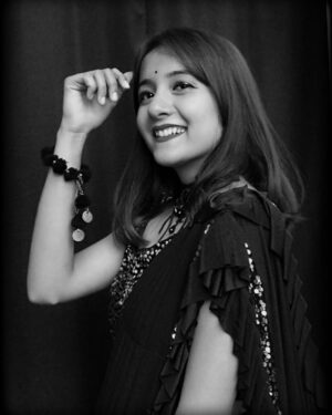 Rakhi Chaudhary Instagram - Etti si hasi š¤
.
#smile #smileš #happy #love #loveislove #loveit #follow4followback #likeforlikes #mahoba #black #blacklove #posesforpictures #picoftheday #picsart #pictureoftheday #edits #modeling #modellife #model #mahoba #makeup #makeuptransformation #hollywood #hotmodel #hashtags #instagood #instagram #instadaily
