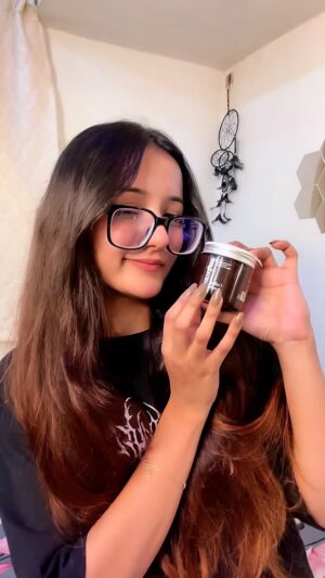 Rakhi Chaudhary Instagram - DIY Hair Colour with me& @bestiesofparadyes š
#love #instagram #trendingreels #viral #paradyes