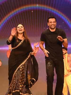 Raksha Gupta Instagram - My show “Shikhar Presents Mahua Surveer” — Produced by @yashifilms.official and the visionary duo @abhaysinha181 Sir & @tiwaripankajkumar Sir @kdsjdev sir — wasn’t just a launch event; it was a statement — a reflection of belief, resilience, and unshakable faith.
Sharing the stage with icons like @gopalrai999 sir, @ravikishann sir, @khesari_yadav sir @singhakshara ji @arvindakelakallu ji, @rakeshmishra_official ji @_meghashree_official_ ji @prasun.y sir, @rohitboseroy sir, @thakur_anoopsingh sir @aaryan_babu_little_actor, @rj_vijeta ji and @bibbijendrasingh ji was more than an honour — it was destiny reminding me that hard work never goes unnoticed.
To those who dislike or judge my success, I want to say this from the heart —
(When people closed a thousand doors, God opened millions.)
Every obstacle, every criticism, every closed door only made me stronger. Because I’ve learned — when you trust your effort and your purpose, no negativity can dim your light.
This journey isn’t about proving anyone wrong; it’s about proving that faith, focus, and persistence always win. I’m deeply thankful to my team, my supporters, and everyone who believed in the vision of this show.
#ShikharPresentsMahuaSurveer #YashiFilms #AbhaySinha #PankajSir #SuccessJourney #FaithAndFocus #RiseAboveNegativity #Gratitude #Inspiration #rakshagupta #rakshaguptaofficial #raksharules