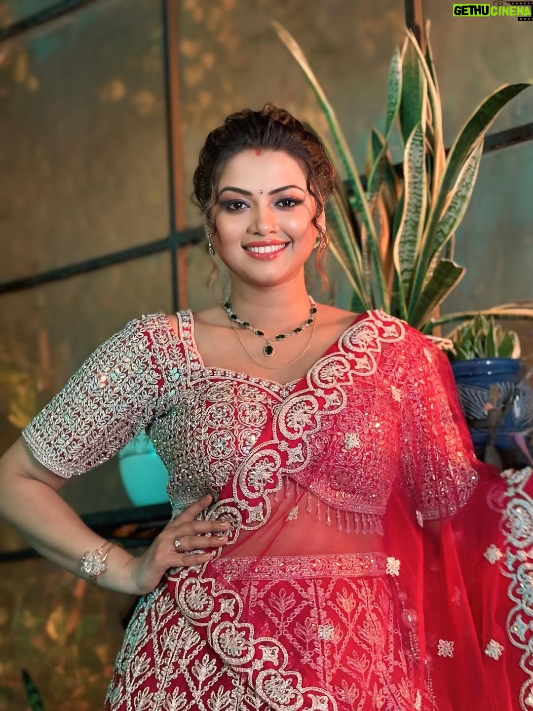 Raksha Gupta - 10.7K Likes - ❤️❤️❤️

Style by - @shilpa_sehrawat70 
Makeup by - @rajeshtiwari_makeup 
Hair by - @sonu_hairstyles._ 

#rakshagupta #rakshaguptaofficial #raksharules #rakshalove #rakshafam #photoshoot #photography #model #bridal #bridalmakeup