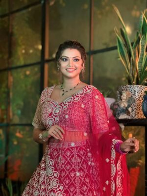Raksha Gupta Instagram - ❤️❤️❤️

Style by - @shilpa_sehrawat70 
Makeup by - @rajeshtiwari_makeup 
Hair by - @sonu_hairstyles._ 

#rakshagupta #rakshaguptaofficial #raksharules #rakshalove #rakshafam #photoshoot #photography #model #bridal #bridalmakeup