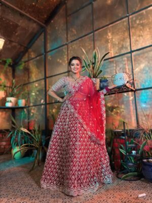 Raksha Gupta Instagram - ❤️❤️❤️

Style by - @shilpa_sehrawat70 
Makeup by - @rajeshtiwari_makeup 
Hair by - @sonu_hairstyles._ 

#rakshagupta #rakshaguptaofficial #raksharules #rakshalove #rakshafam #photoshoot #photography #model #bridal #bridalmakeup