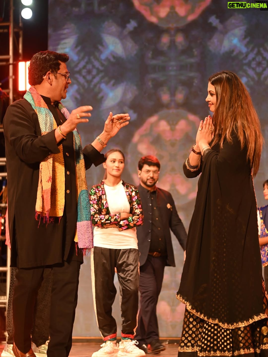 Raksha Gupta - 7.9K Likes - My show “Shikhar Presents Mahua Surveer” — Produced by @yashifilms.official and the visionary duo @abhaysinha181 Sir & @tiwaripankajkumar Sir @kdsjdev sir — wasn’t just a launch event; it was a statement — a reflection of belief, resilience, and unshakable faith.
Sharing the stage with icons like @gopalrai999 sir, @ravikishann sir, @khesari_yadav sir @singhakshara ji @arvindakelakallu ji, @rakeshmishra_official ji @_meghashree_official_ ji @prasun.y sir, @rohitboseroy sir, @thakur_anoopsingh sir @aaryan_babu_little_actor, @rj_vijeta ji and @bibbijendrasingh ji was more than an honour — it was destiny reminding me that hard work never goes unnoticed.
To those who dislike or judge my success, I want to say this from the heart —
(When people closed a thousand doors, God opened millions.)
Every obstacle, every criticism, every closed door only made me stronger. Because I’ve learned — when you trust your effort and your purpose, no negativity can dim your light.
This journey isn’t about proving anyone wrong; it’s about proving that faith, focus, and persistence always win. I’m deeply thankful to my team, my supporters, and everyone who believed in the vision of this show.
#ShikharPresentsMahuaSurveer #YashiFilms #AbhaySinha #PankajSir #SuccessJourney #FaithAndFocus #RiseAboveNegativity #Gratitude #Inspiration #rakshagupta #rakshaguptaofficial #raksharules