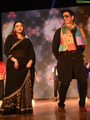 Raksha Gupta Instagram - My show “Shikhar Presents Mahua Surveer” — Produced by @yashifilms.official and the visionary duo @abhaysinha181 Sir & @tiwaripankajkumar Sir @kdsjdev sir — wasn’t just a launch event; it was a statement — a reflection of belief, resilience, and unshakable faith.
Sharing the stage with icons like @gopalrai999 sir, @ravikishann sir, @khesari_yadav sir @singhakshara ji @arvindakelakallu ji, @rakeshmishra_official ji @_meghashree_official_ ji @prasun.y sir, @rohitboseroy sir, @thakur_anoopsingh sir @aaryan_babu_little_actor, @rj_vijeta ji and @bibbijendrasingh ji was more than an honour — it was destiny reminding me that hard work never goes unnoticed.
To those who dislike or judge my success, I want to say this from the heart —
(When people closed a thousand doors, God opened millions.)
Every obstacle, every criticism, every closed door only made me stronger. Because I’ve learned — when you trust your effort and your purpose, no negativity can dim your light.
This journey isn’t about proving anyone wrong; it’s about proving that faith, focus, and persistence always win. I’m deeply thankful to my team, my supporters, and everyone who believed in the vision of this show.
#ShikharPresentsMahuaSurveer #YashiFilms #AbhaySinha #PankajSir #SuccessJourney #FaithAndFocus #RiseAboveNegativity #Gratitude #Inspiration #rakshagupta #rakshaguptaofficial #raksharules
